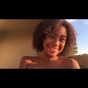 Meet your Posher, Leilah